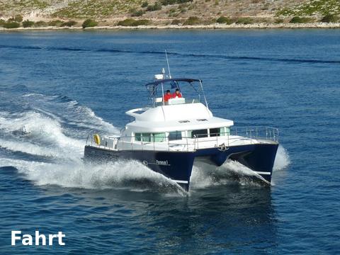 Motorboot Lagoon Powercat 43 Bild 1