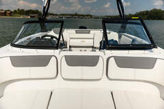Motorboot Bayliner NEW VR5 OB **MY2024** Bild 12