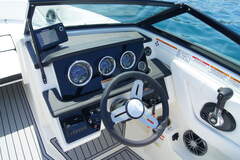 Motorboot Sea Ray 210 SPX Bild 12