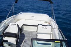 Motorboot Sea Ray 210 SPX Bild 11