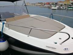 Motorboot Quicksilver 755 Sundeck Bild 5
