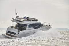 Prestige 520 Flybridge (motor yacht)
