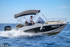 Quicksilver 675 Activ Sun Deck (barco deportivo)