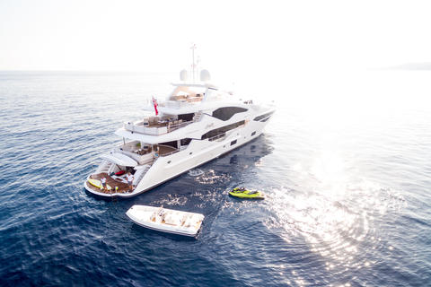 Motorboot Sunseeker 131 Luxury Yacht Bild 1