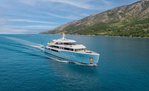 barco de motor NEW Lux-Cruiser with 14 Cabins for 30 Guests! imagen 1