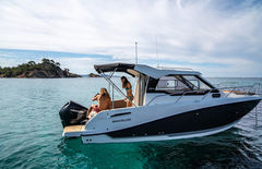 Quicksilver Activ 675 Weekend (motor cabin boat)