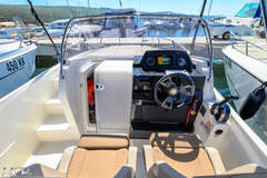 barco de motor Quicksilver 675 Activ Sun Deck imagen 4