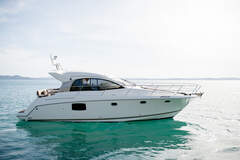 Prestige 390S (motor yacht)